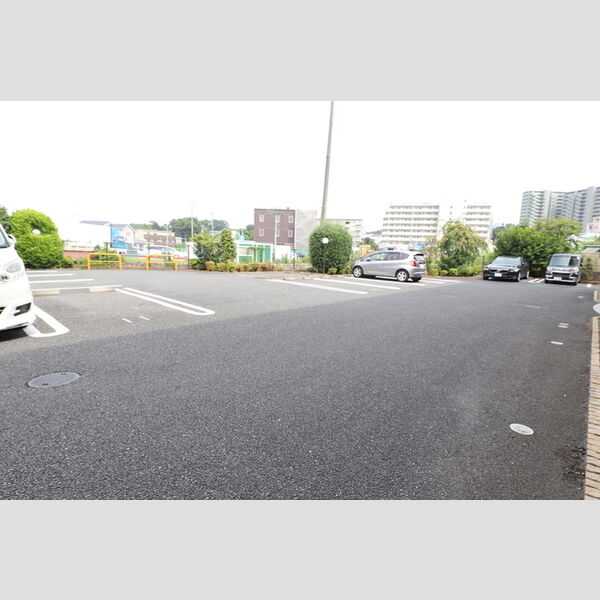 リビングタウン鍵山　A102号室 駐車場