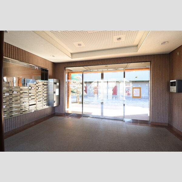 パティオ坂巻 集合ポスト　オートロック　宅配ボックス