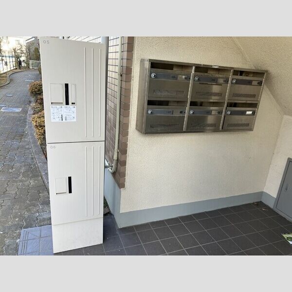 サンルミエール305号室 宅配ボックス