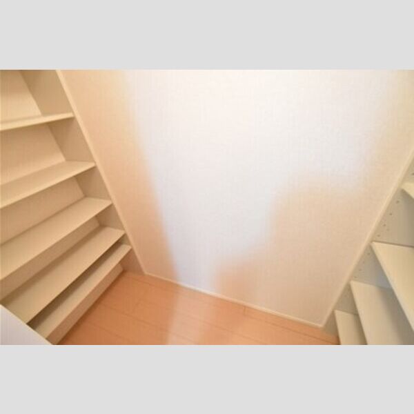 グランソーレⅠ103号室 パントリー