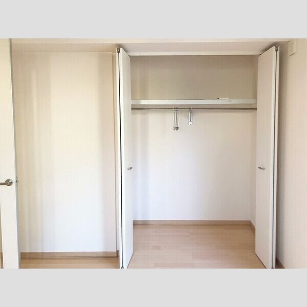 コージー国立 クローゼット