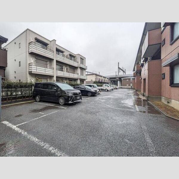 ベルディ大宮 駐車場