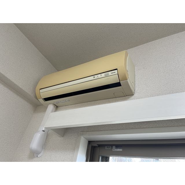 ヴェルステージ川崎0502号室 エアコン・カーテンレール