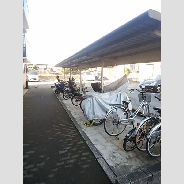 ノーブルヒル106号室 駐輪場