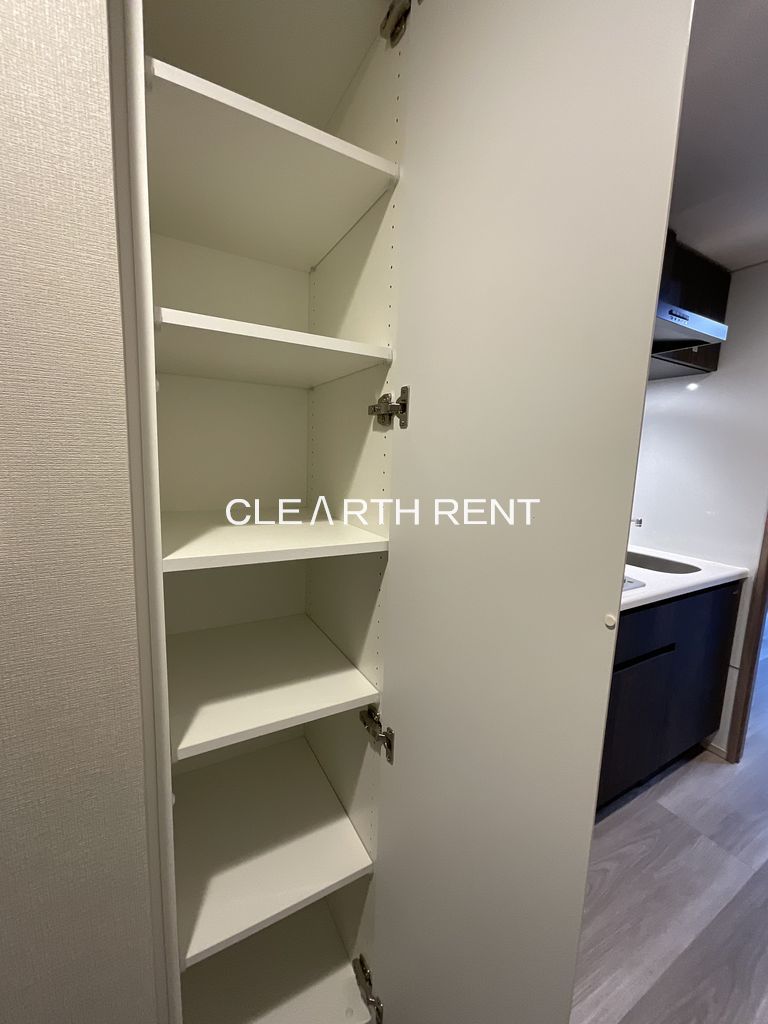 コンシェリア横濱関内2階 ★シューズボックでスッキリ玄関★