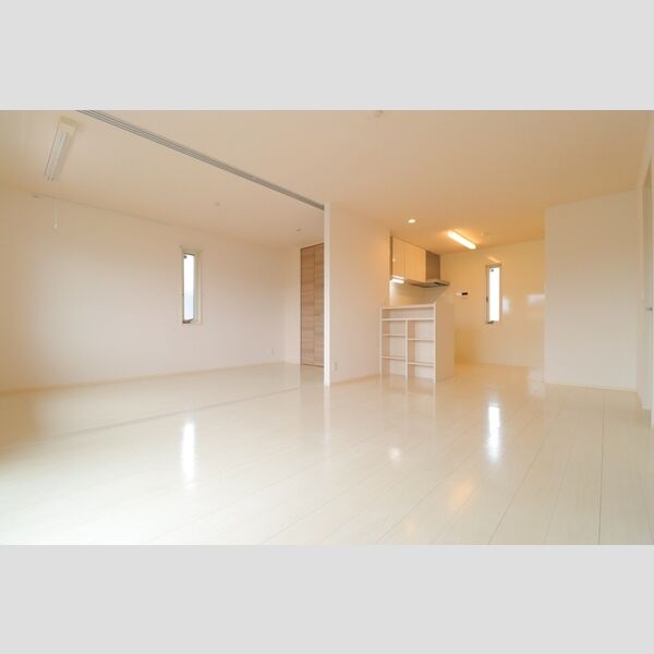 グランシャリオ LDK13.6帖