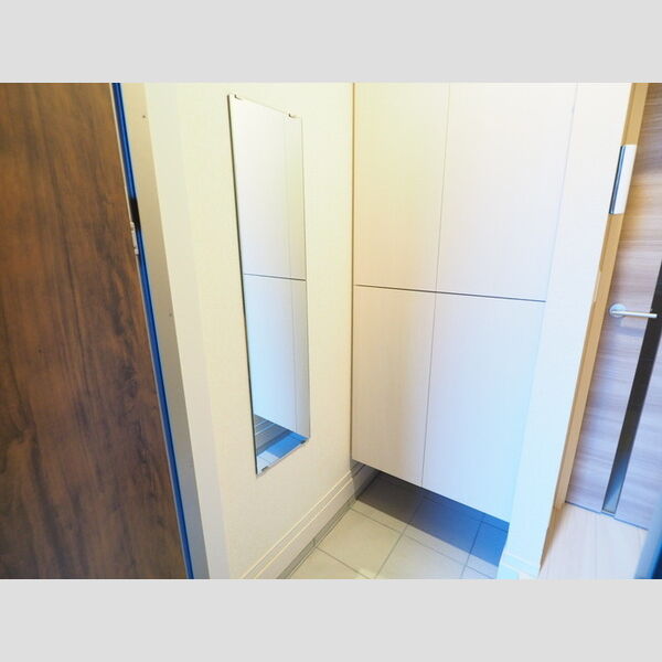 クレールガーデン102号室 玄関(シューズボックス)