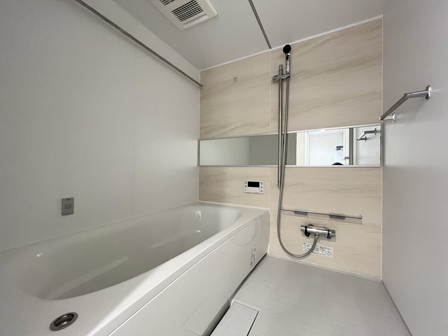 Ｇｌａｎｚ　Ａｏｙａｍａ0102号室 お風呂