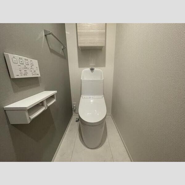 グラナーデ興野102号室 トイレ