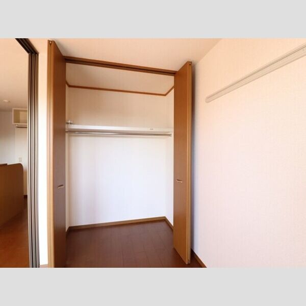 アーバンヒルズ203号室 クローゼット