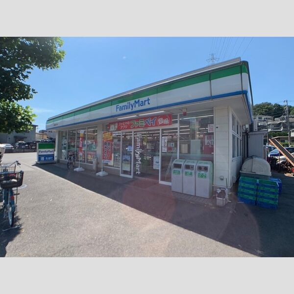 ソレイユ梶山203号室 ファミリーマート　横浜環状二号店