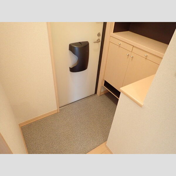 プリーマヴェール　B202号室 玄関