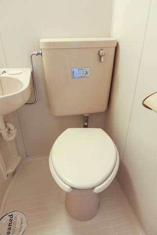 スカイコート横浜山手302号室 トイレ