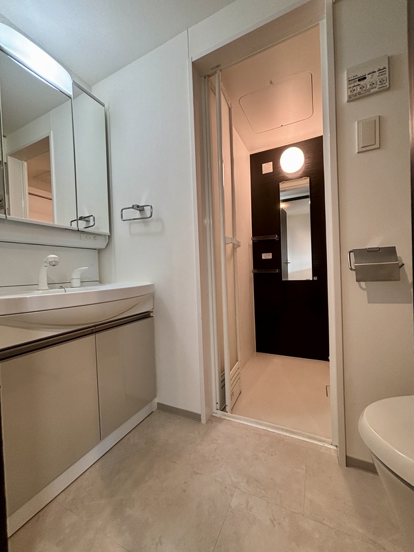 LOC'S WADAMACHI 302号室の写真となります