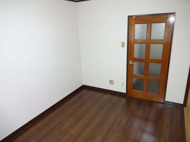 ロイヤルシティ船堀0402号室 同じ間取り別部屋の写真です。