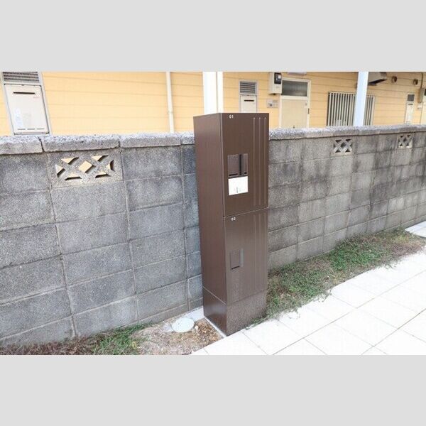 クオシス101号室 宅配ボックス