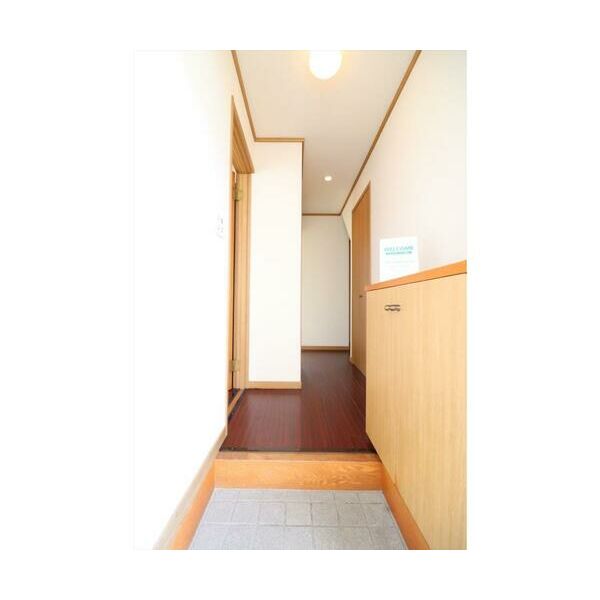 ビュー磯子101号室 玄関