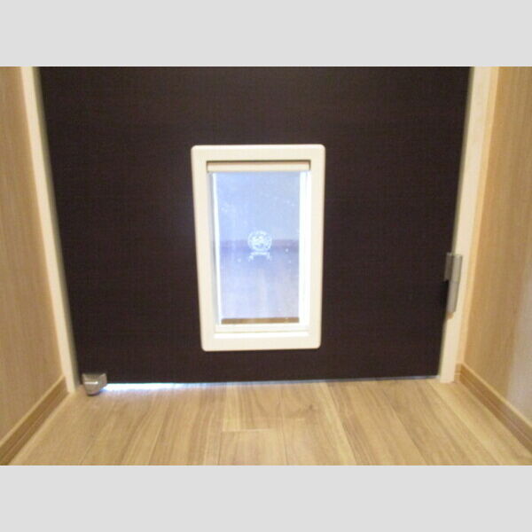 ベルデュール102号室 ペットドア