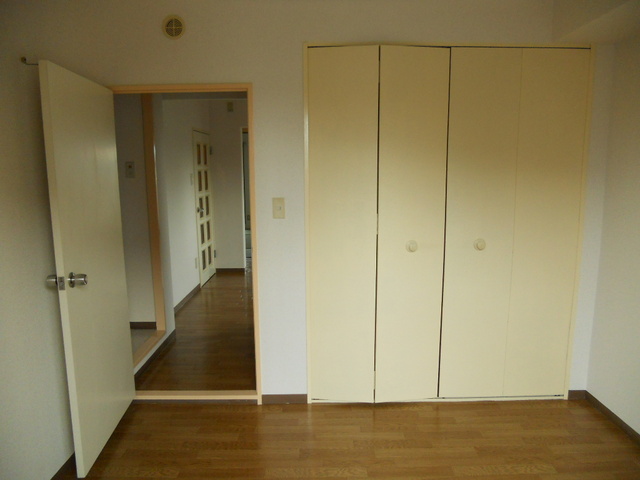 クレサンテーム0205号室 収納