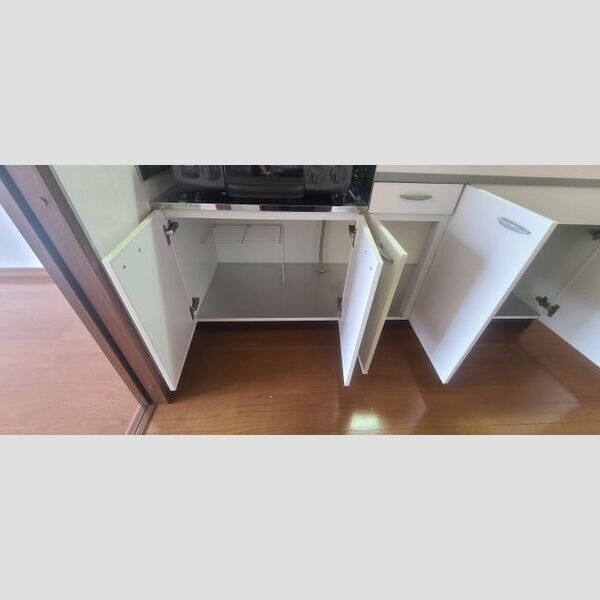 グラース101号室 退去前につき、別部屋のお写真です。