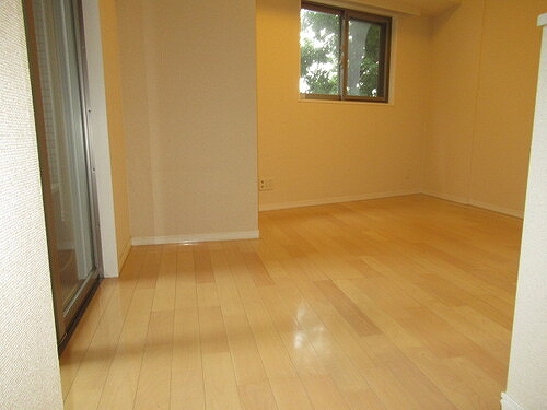 カテリーナ代々木プレイス リビングダイニング　※2021年6月撮影