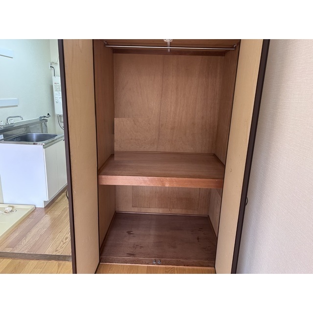 ハイツ谷野213号室 内観