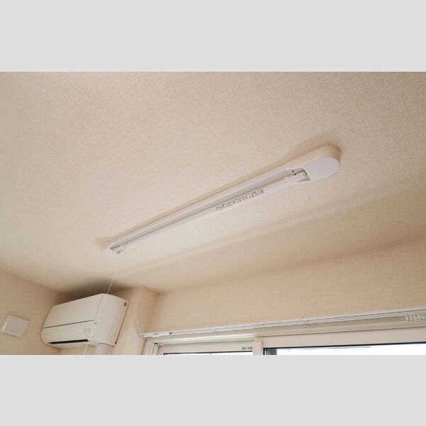 エバー葛城105号室 室内物干し