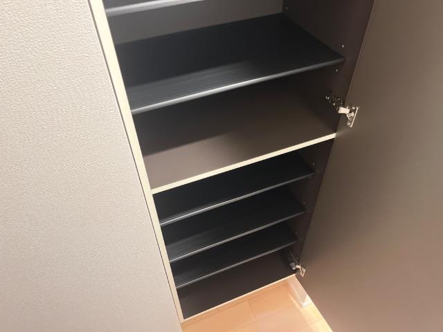 サウザンドリーフ202号室 下駄箱