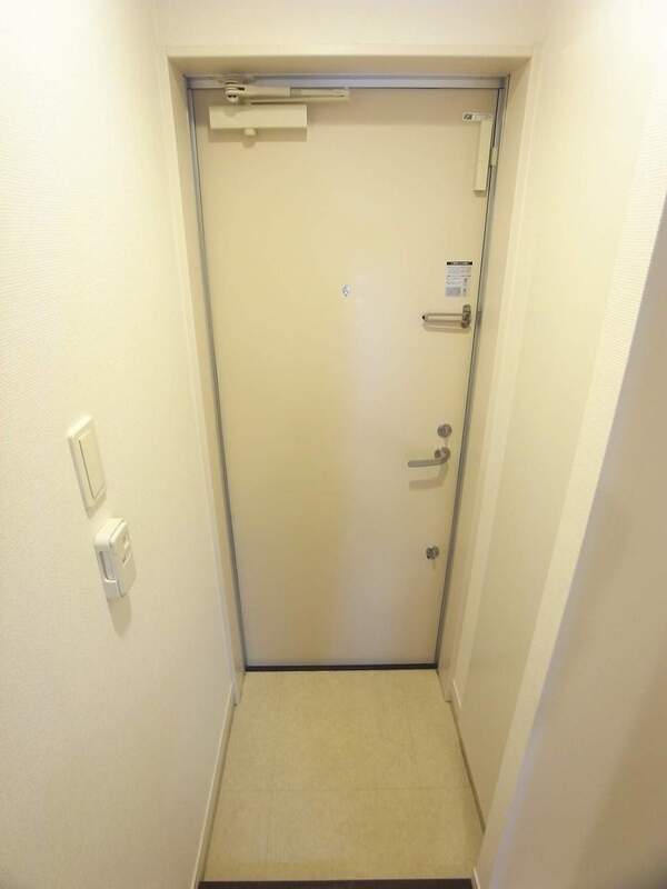 リブリ・興2階 玄関