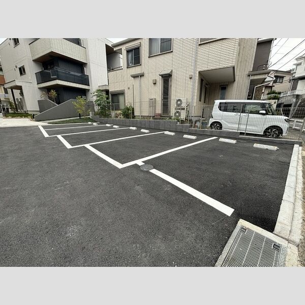 D’Bless上大岡 駐車場