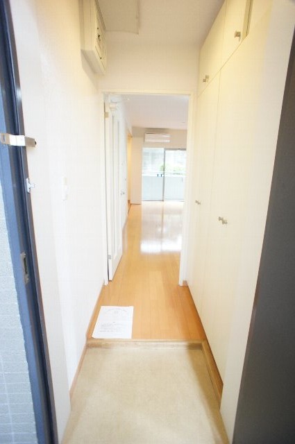 Ｃａｓａ．ａｖｉｒｉｏ0105号室 玄関