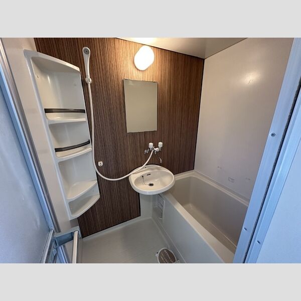 セジュール町田110号室 バス