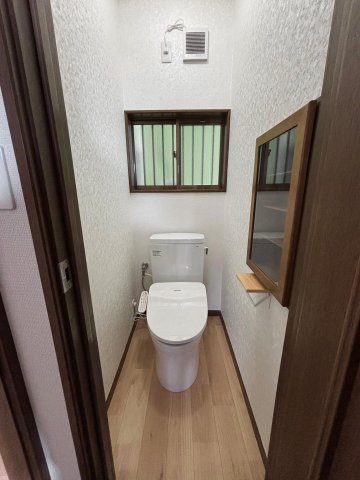 西武池袋線 狭山ヶ丘駅 3階建 築31年 2025年11月、トイレフルリフォーム済み