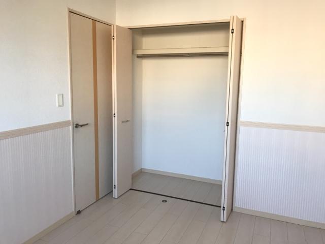 プティ　グリシーヌ203号室 クローゼット