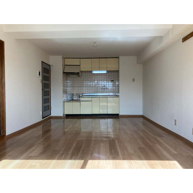 アルマーレ平塚 リビングダイニング