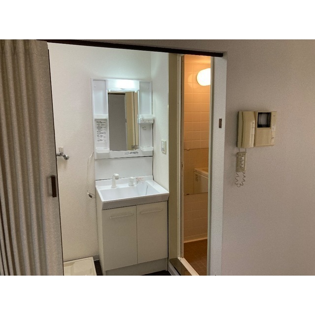 第2成城島田マンション105号室 内観