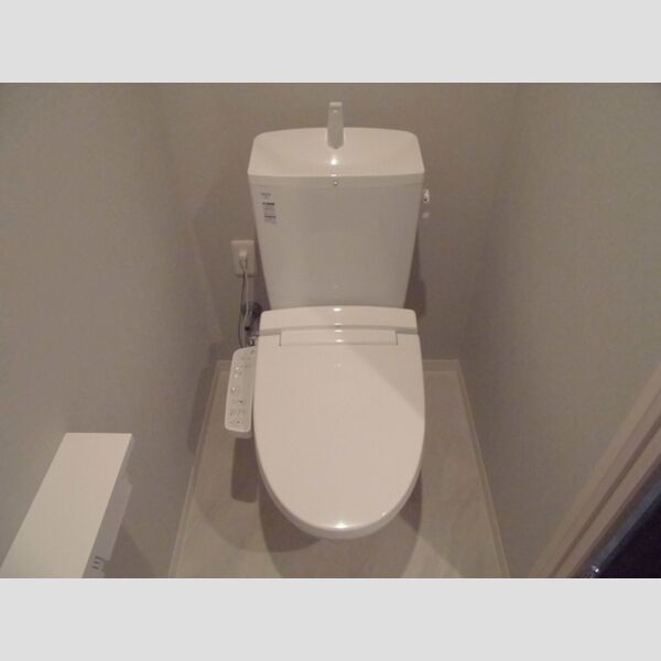 ポラリス菊川503号室 温水洗浄暖房便座