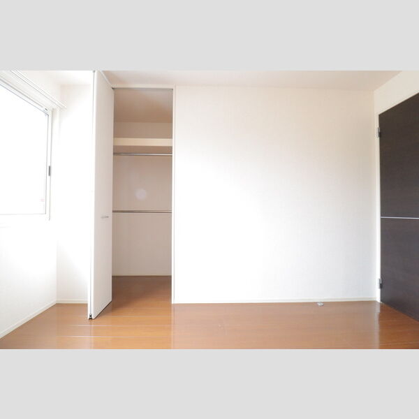 ウィット吉川　B 洋室・クローゼット