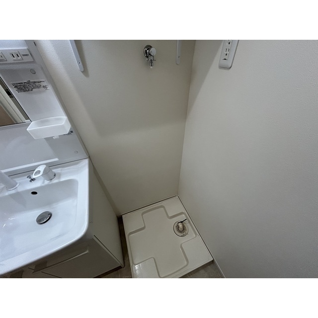 メゾンアレンヌ101号室 同建物別部屋の参考画像