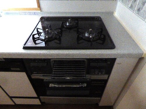 フェニックス麻布狸穴公園 3口ガスコンロ　※前回募集時2023年1月の写真