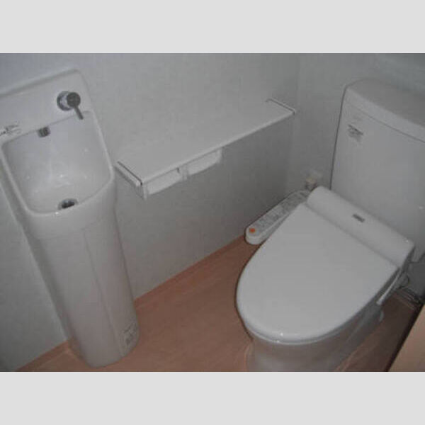 エクレールHP上星川305号室 305 トイレ