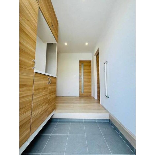 Sumai-to川越市かすみ野01 玄関