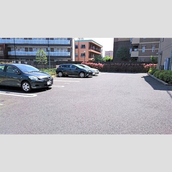 メゾン フォンテーヌ　 駐車場