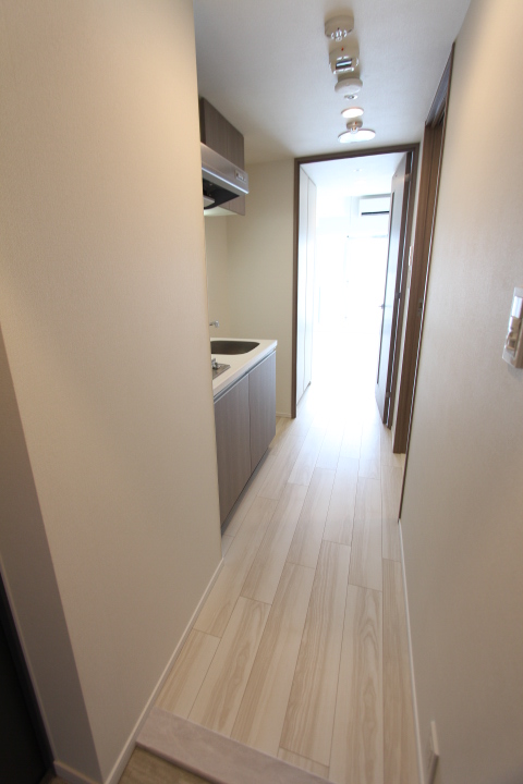 プラウドフラット三越前 玄関