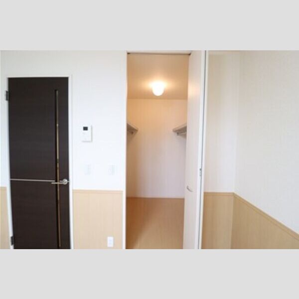 ベルフォーレ105号室 ウォークインクローゼット