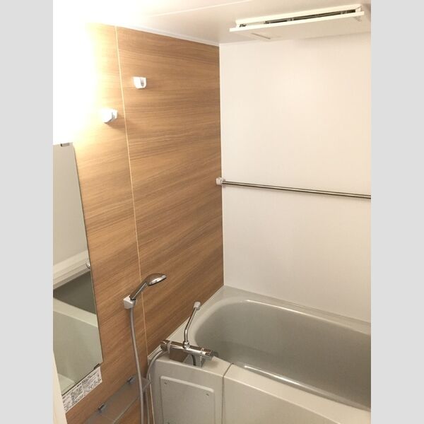 Anjewel 衣類乾燥用のバーあります