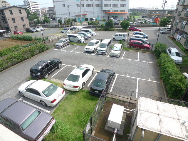 クレール西船 駐車場