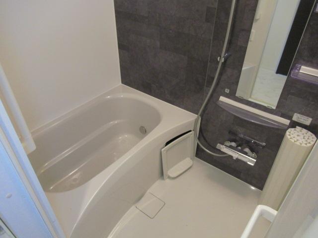 メルヴェール　コリーヌ105号室 バス