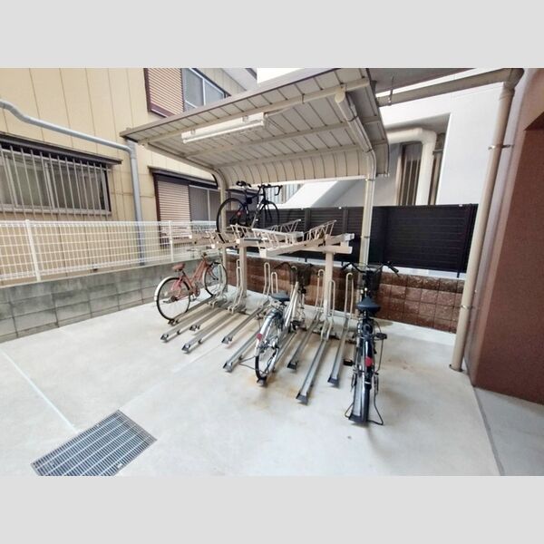 アンクレージュ西船橋503号室 駐輪場