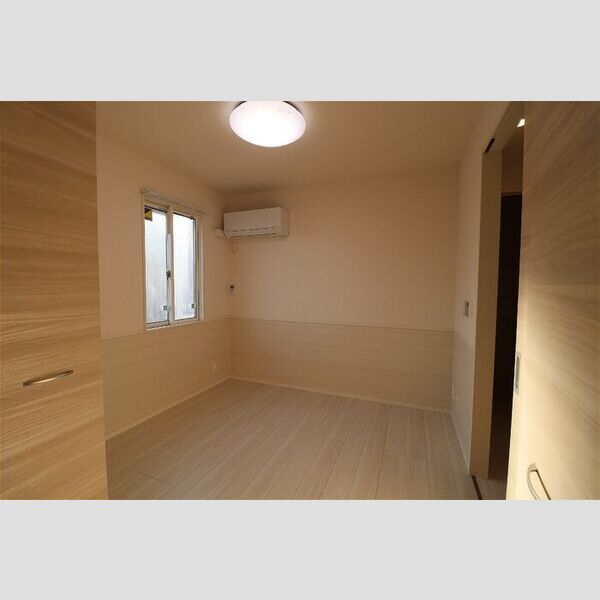 D-KISARIA　EⅠ102号室 洋室